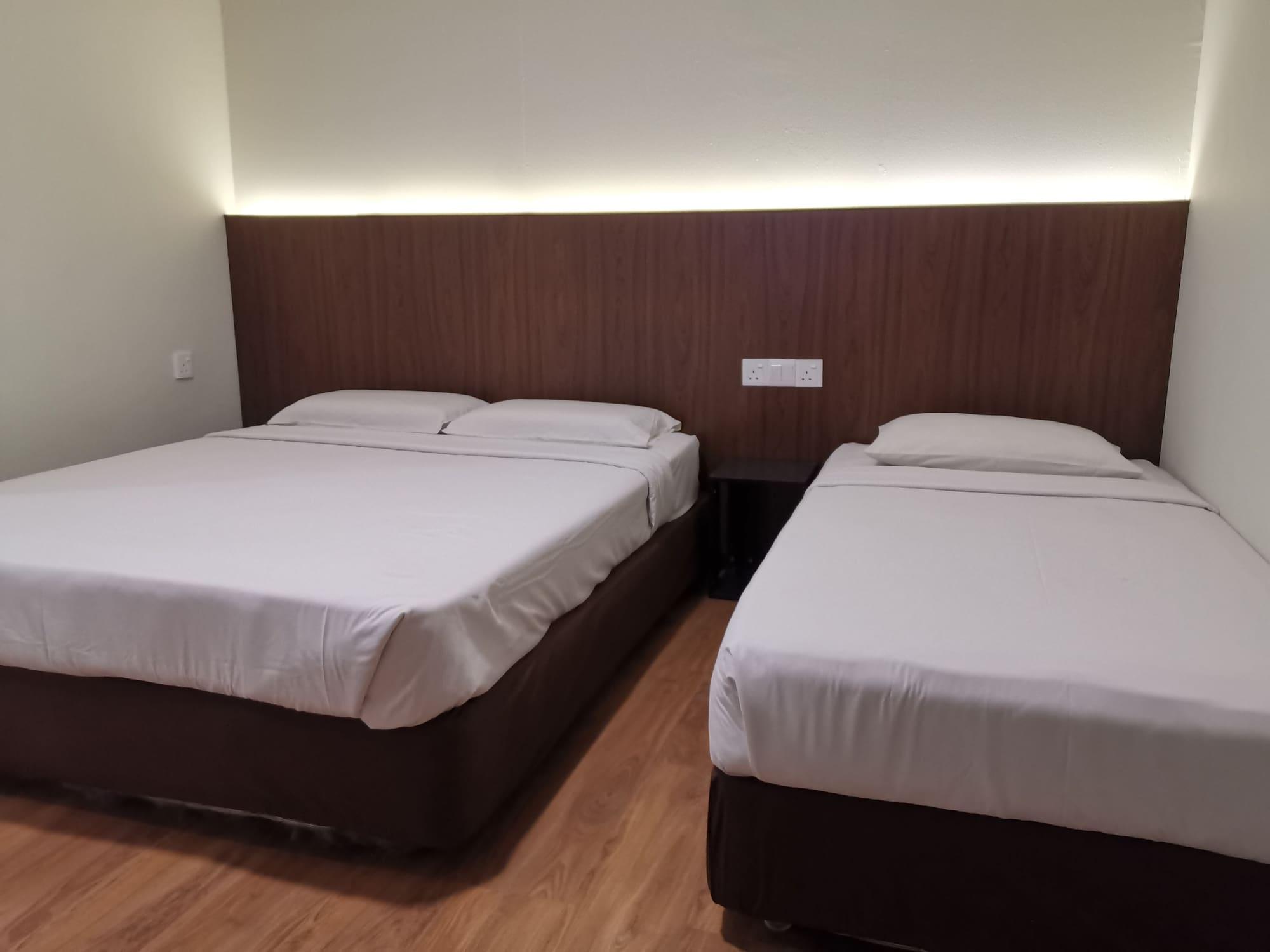Hotel Holiday Кота-Кинабалу Экстерьер фото
